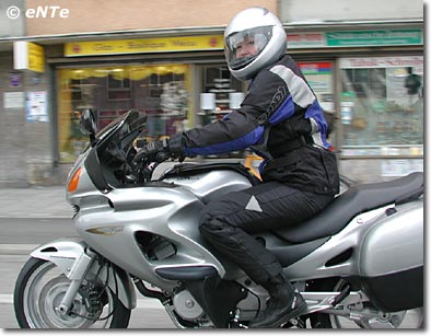 Die ersten Kilometer - in der Stadt, wie blöd!